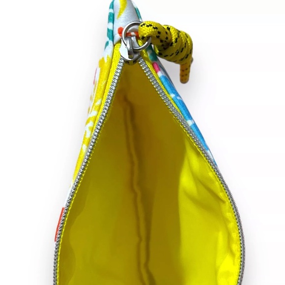 ▪️ 5/$25 IPSY Glam Bag June 2024 - 5 x 7” NEW - Picture 3 of 4